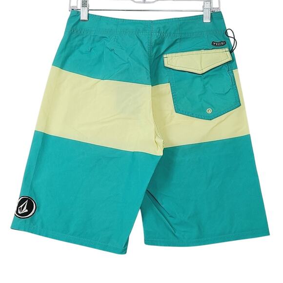 VOLCOm V4S Stripe Board Shorts, Size 16 - Picture 1 of 5